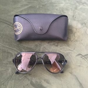 Ray ban sunglasses with pebbled leather case